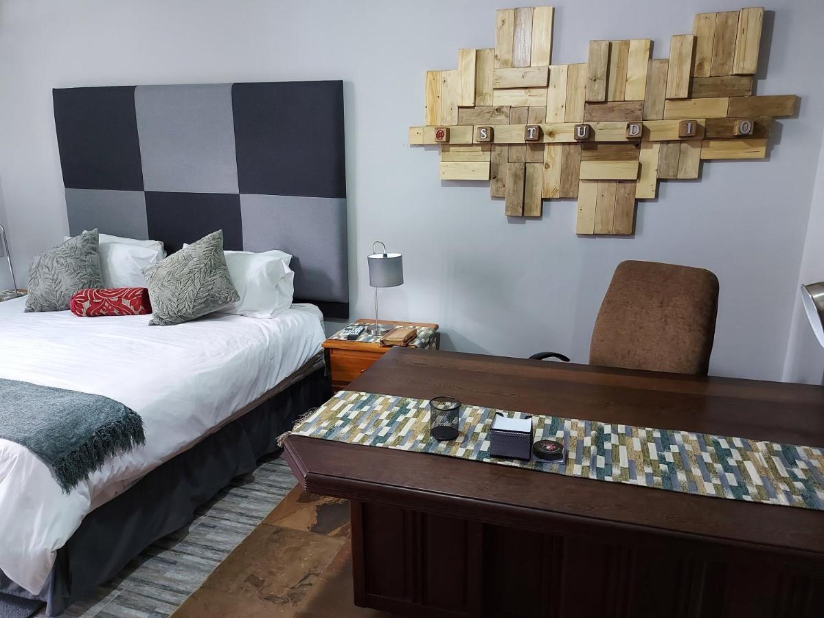 Le Chateau Guest House And Conference Centre Kempton Park Eksteriør bilde