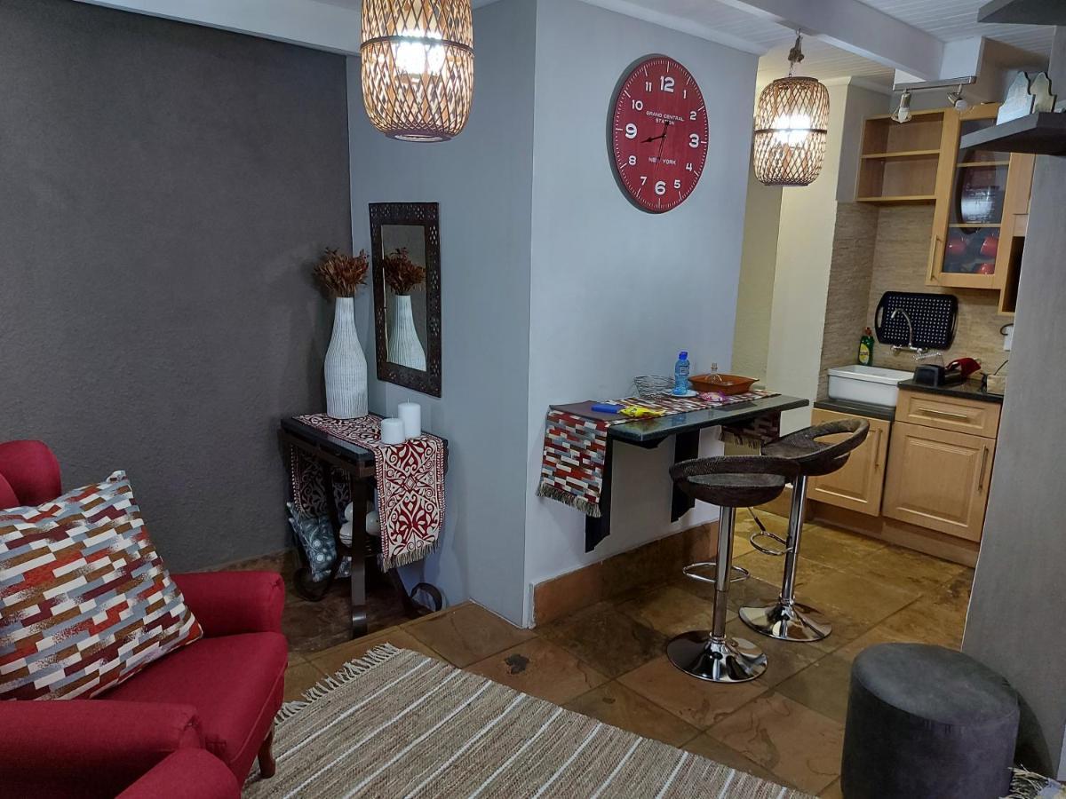 Le Chateau Guest House And Conference Centre Kempton Park Eksteriør bilde