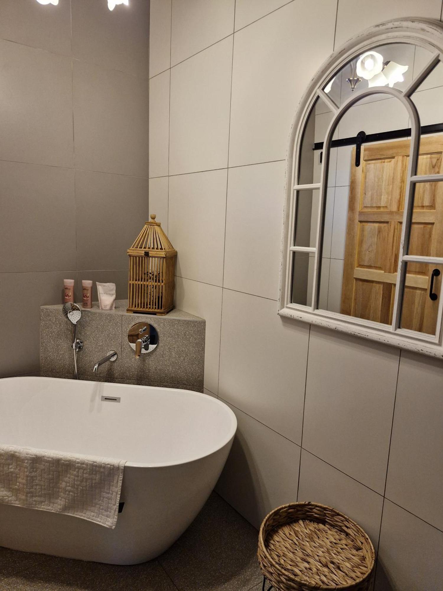 Le Chateau Guest House And Conference Centre Kempton Park Eksteriør bilde