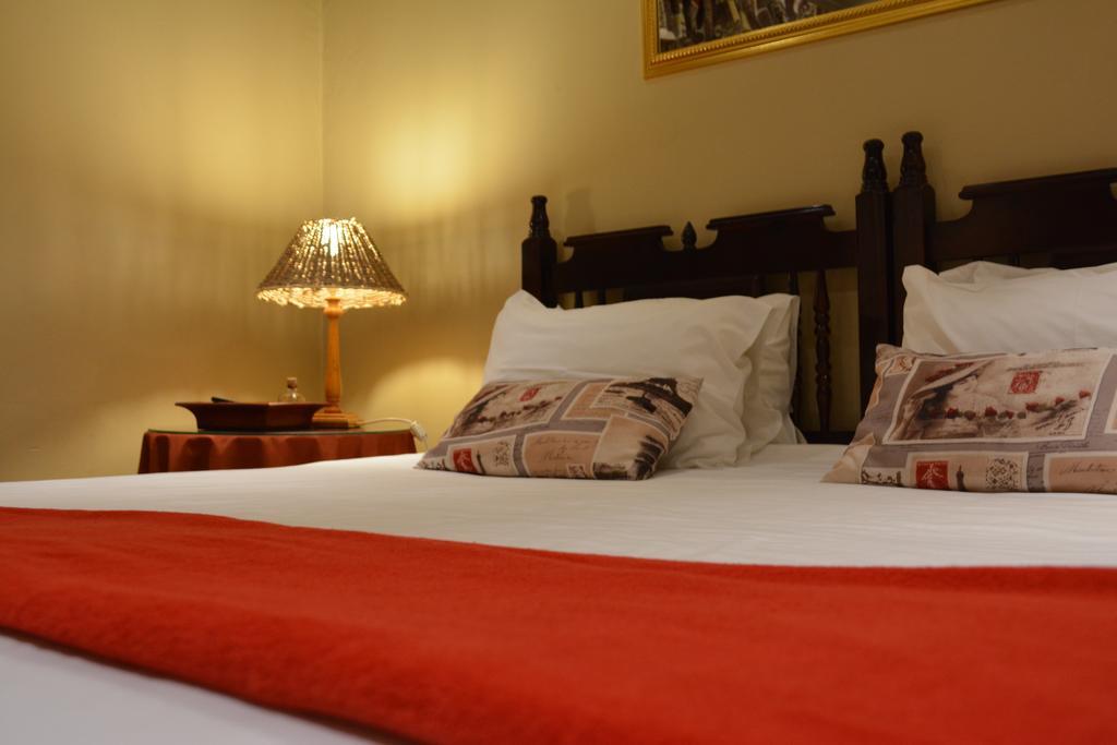 Le Chateau Guest House And Conference Centre Kempton Park Eksteriør bilde