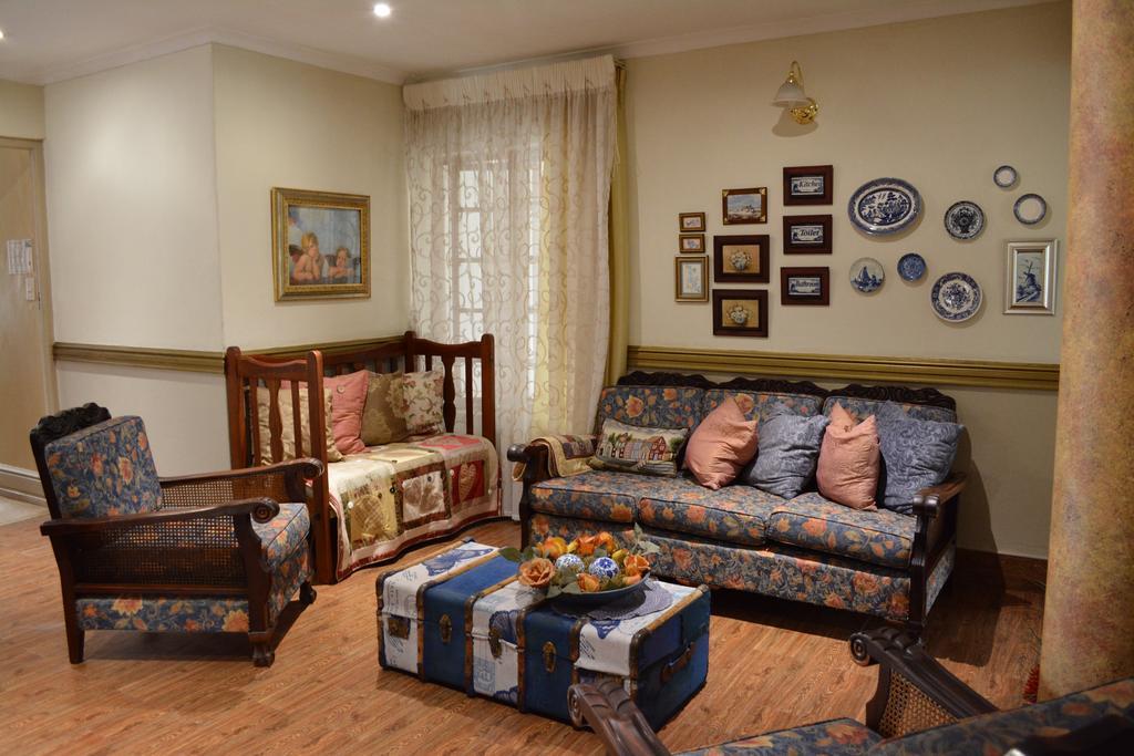 Le Chateau Guest House And Conference Centre Kempton Park Eksteriør bilde