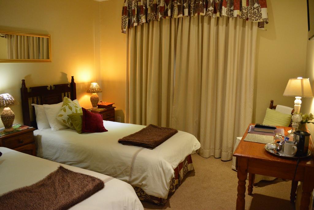 Le Chateau Guest House And Conference Centre Kempton Park Eksteriør bilde