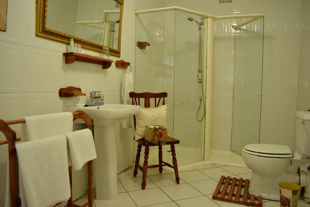 Le Chateau Guest House And Conference Centre Kempton Park Eksteriør bilde
