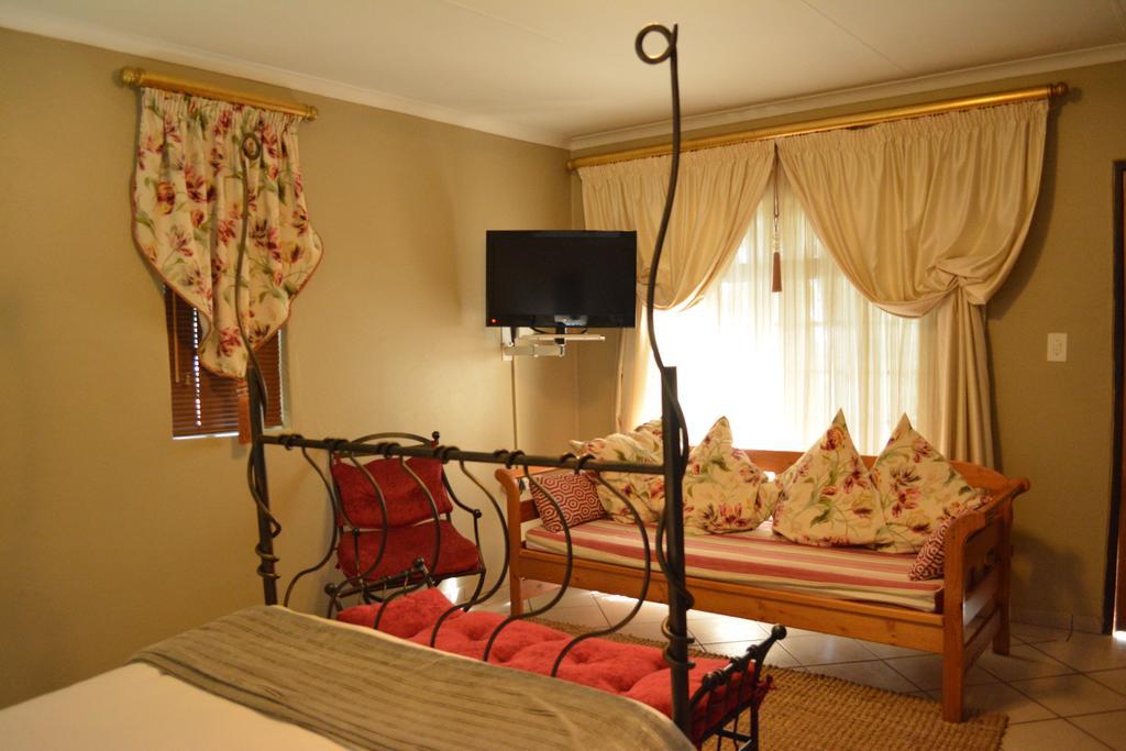 Le Chateau Guest House And Conference Centre Kempton Park Eksteriør bilde