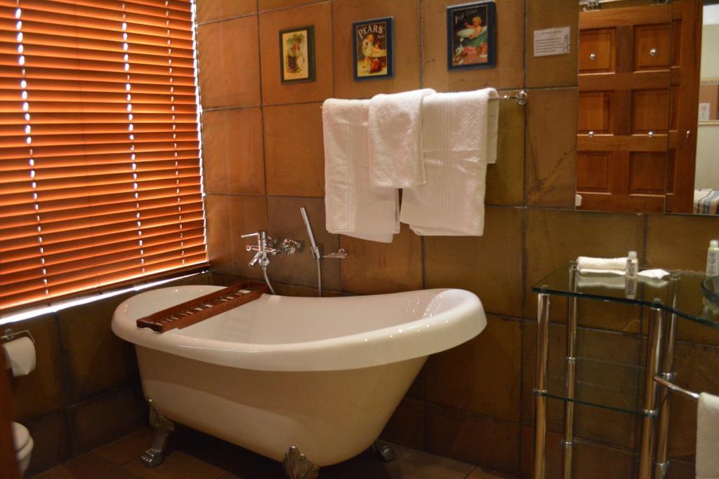 Le Chateau Guest House And Conference Centre Kempton Park Eksteriør bilde